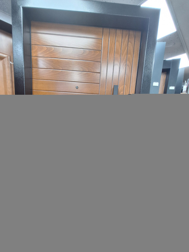 درب ضد سرقت مدرن مدل وترا - کیان درب - روکش راش گردویی طرح CNC